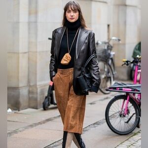 Elegant Black Leather Jacket for Women